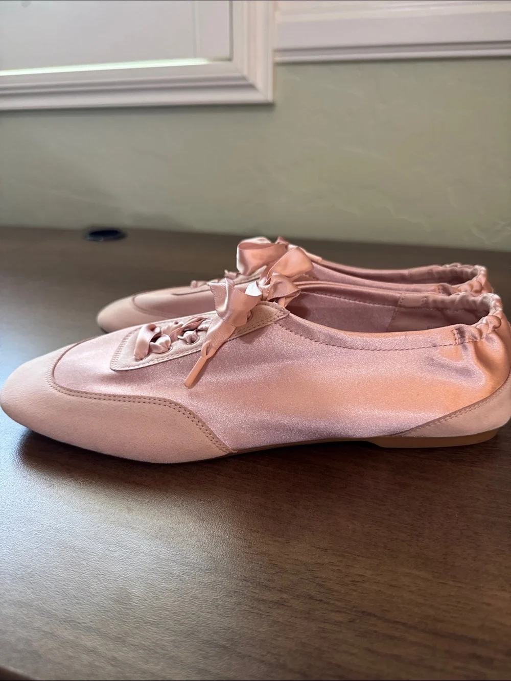 Vivaia Sz. 39.5 Square-Toe Lace-Up Satin Sneakerina (Cristina)
